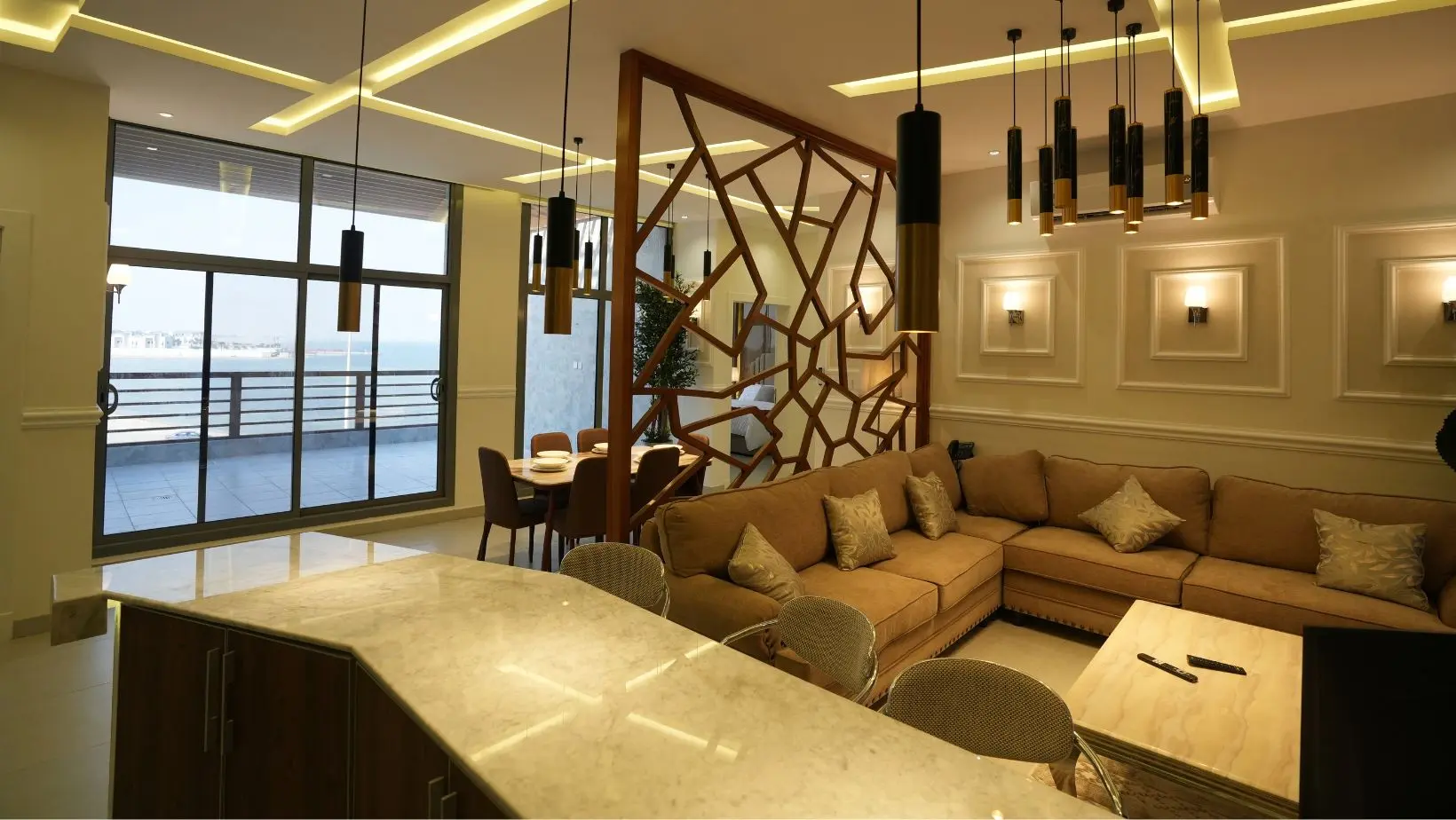 منتجع أجمكان فى الخبر، وحدات فندقية وفلل على الخليج العربي. Ajmkan Resort in Al Khobar, hotel units and villas on the Arabian Gulf.