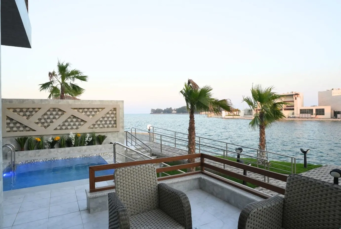 منتجع أجمكان فى الخبر، وحدات فندقية وفلل على الخليج العربي. Ajmkan Resort in Al Khobar, hotel units and villas on the Arabian Gulf.