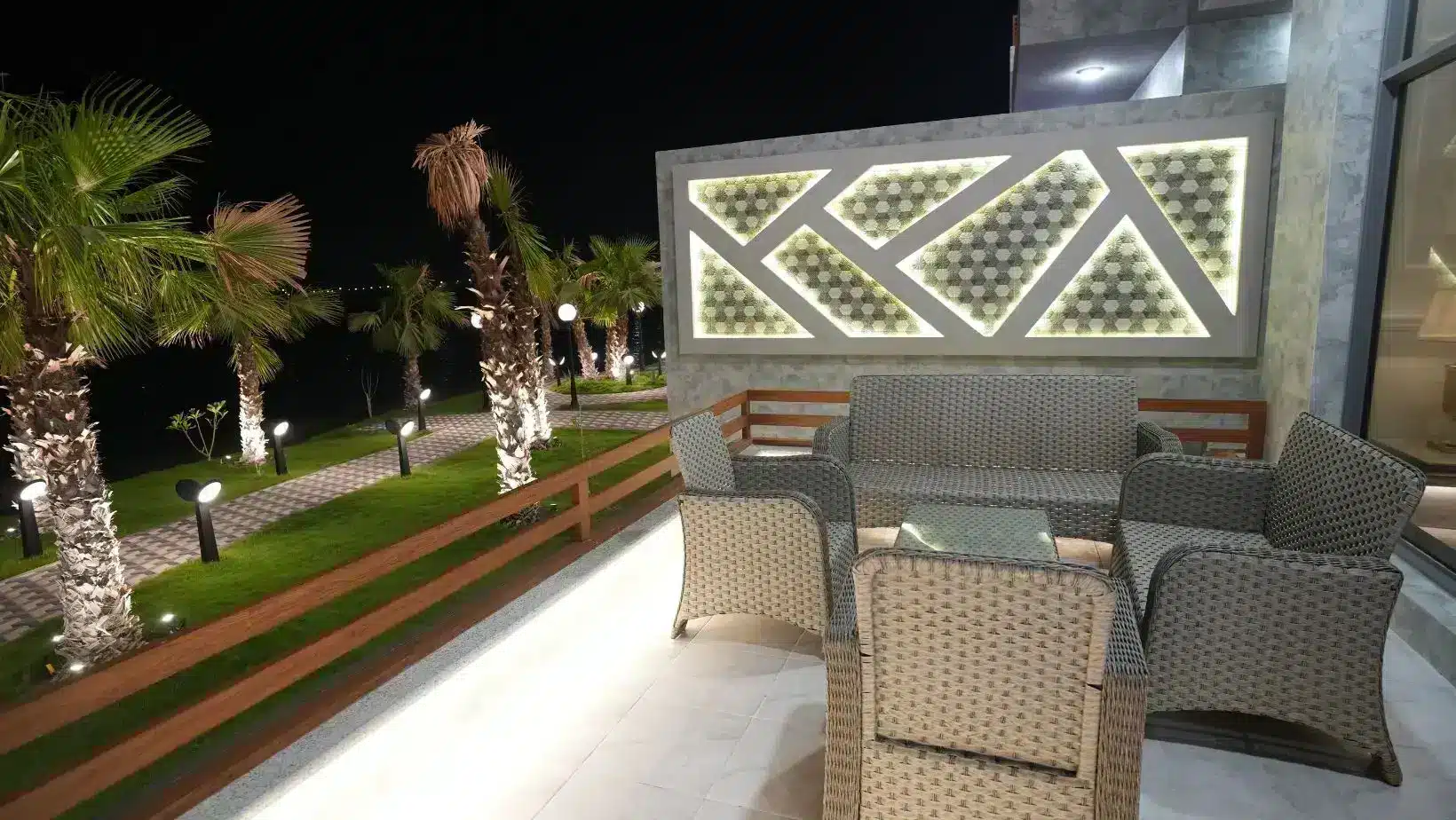 منتجع أجمكان فى الخبر، وحدات فندقية وفلل على الخليج العربي. Ajmkan Resort in Al Khobar, hotel units and villas on the Arabian Gulf.