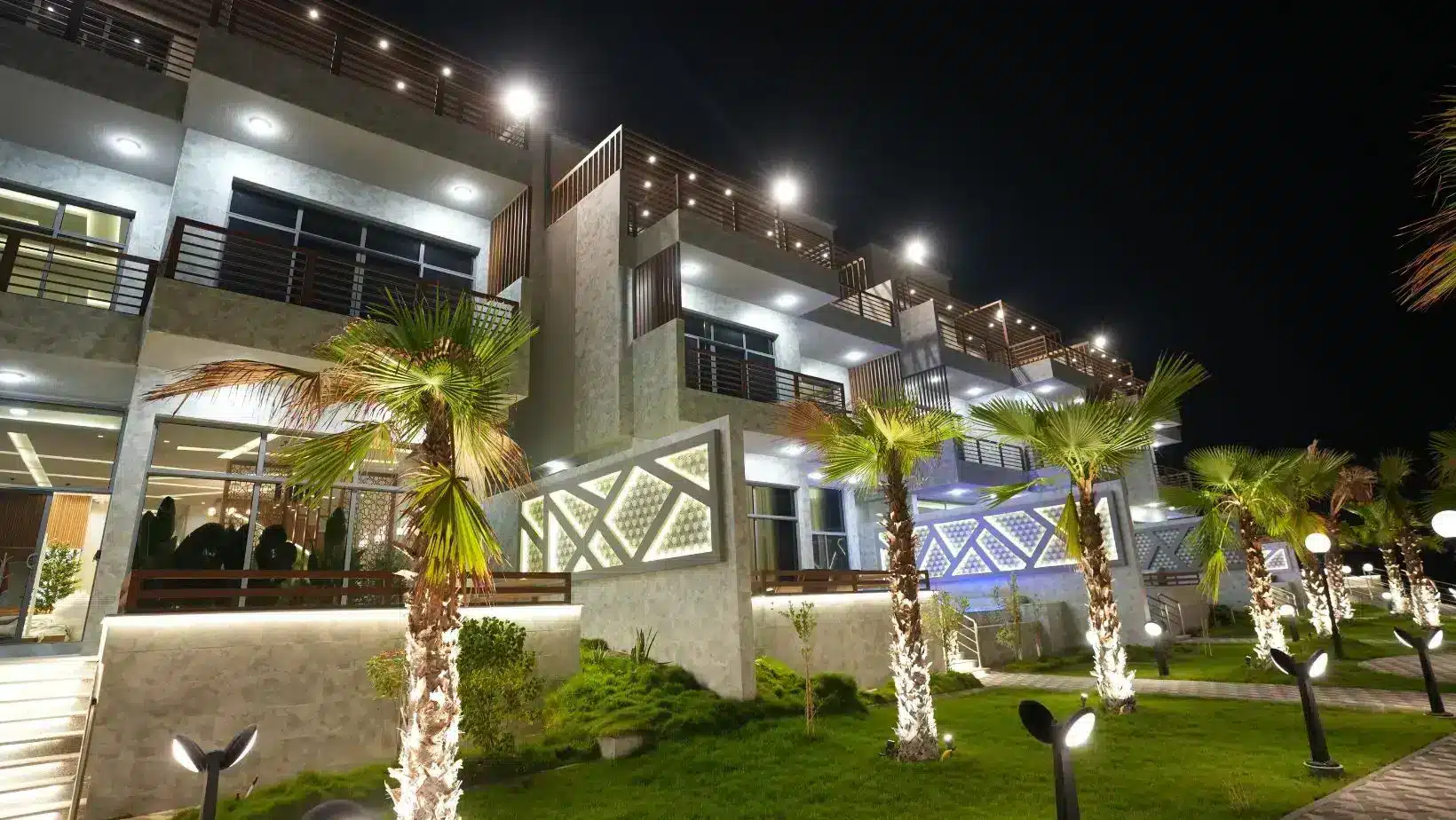 منتجع أجمكان فى الخبر، وحدات فندقية وفلل على الخليج العربي. Ajmkan Resort in Al Khobar, hotel units and villas on the Arabian Gulf.