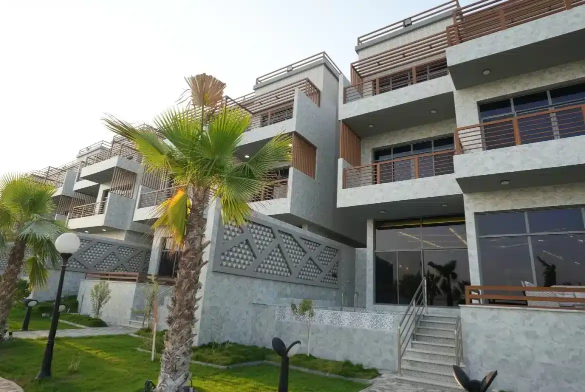 منتجع أجمكان فى الخبر، وحدات فندقية وفلل على الخليج العربي. Ajmkan Resort in Al Khobar, hotel units and villas on the Arabian Gulf.