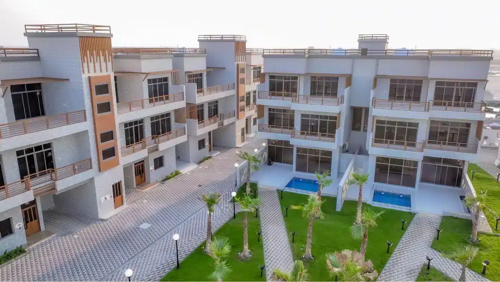 منتجع أجمكان فى الخبر، وحدات فندقية وفلل على الخليج العربي. Ajmkan Resort in Al Khobar, hotel units and villas on the Arabian Gulf.