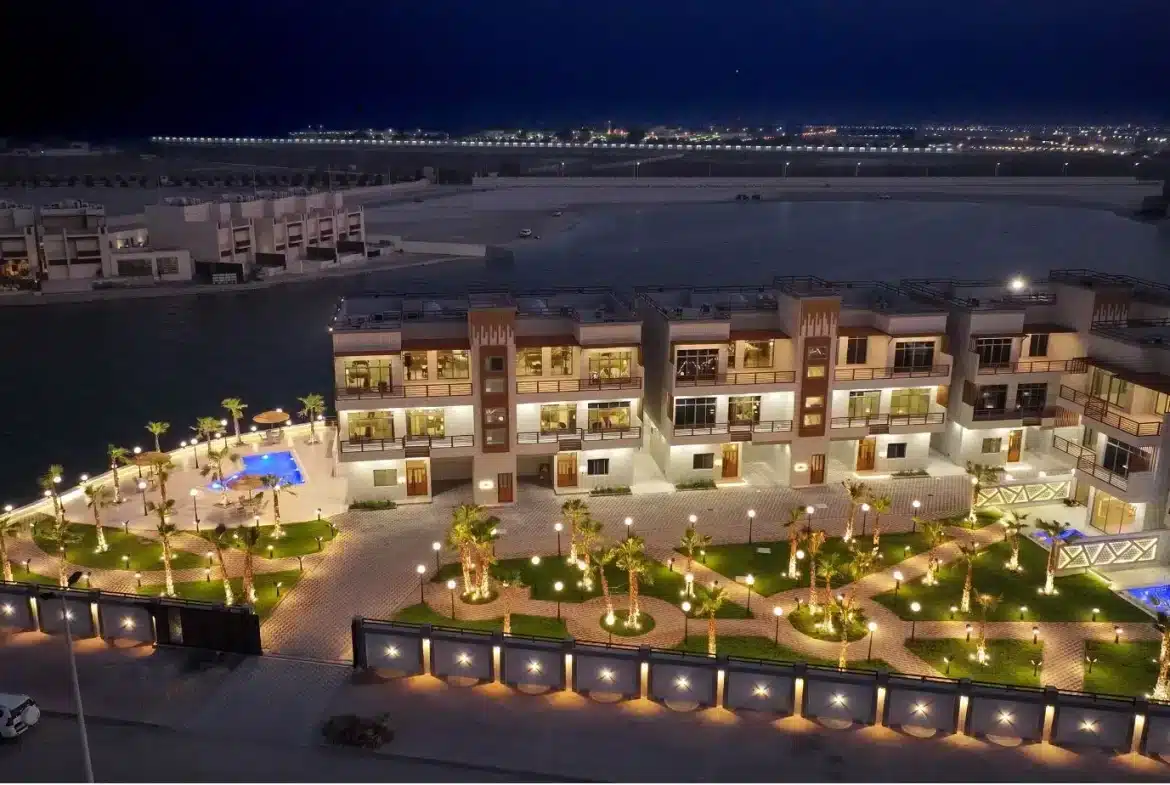 منتجع أجمكان فى الخبر، وحدات فندقية وفلل على الخليج العربي. Ajmkan Resort in Al Khobar, hotel units and villas on the Arabian Gulf.