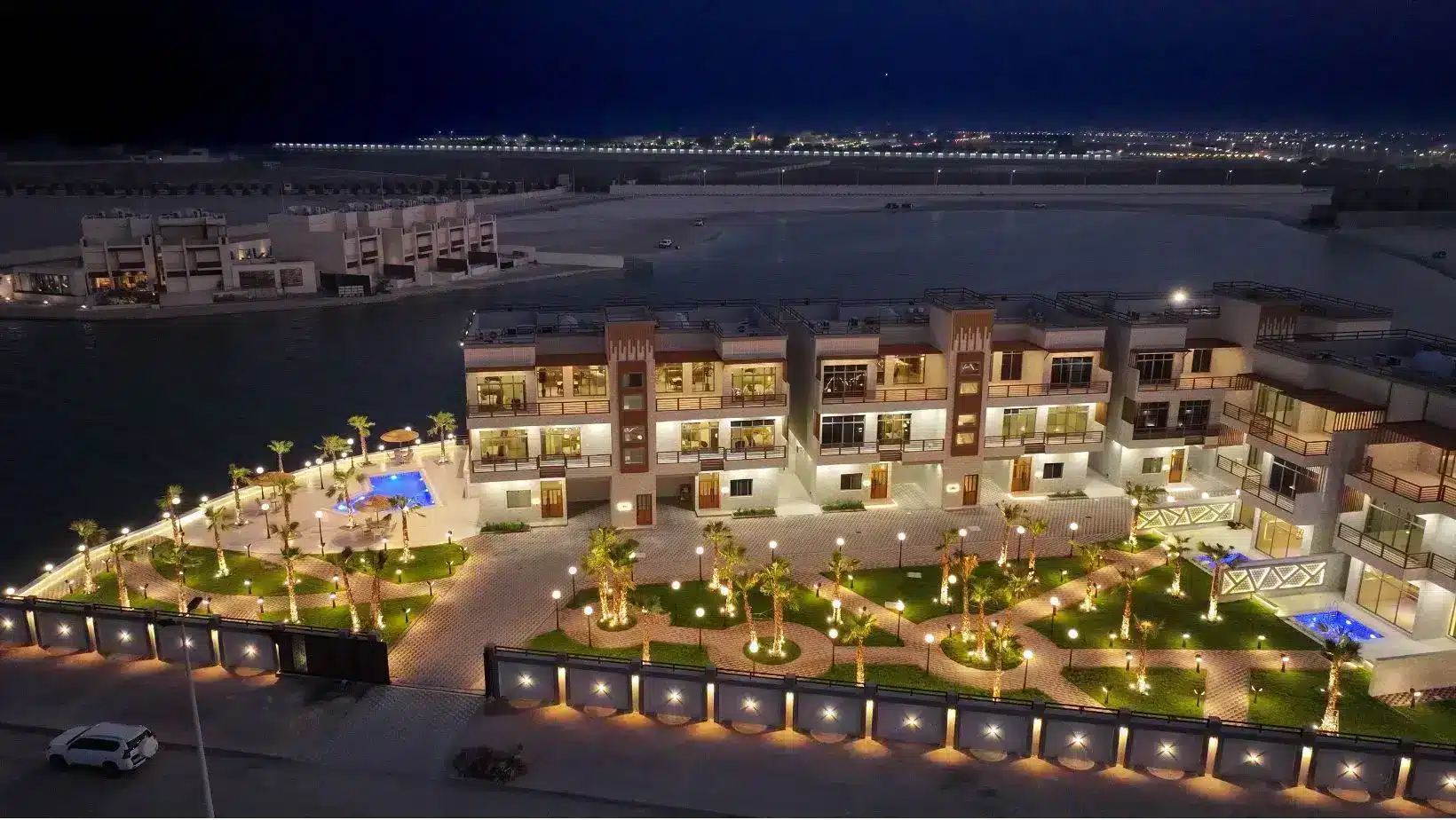 منتجع أجمكان فى الخبر، وحدات فندقية وفلل على الخليج العربي. Ajmkan Resort in Al Khobar, hotel units and villas on the Arabian Gulf.