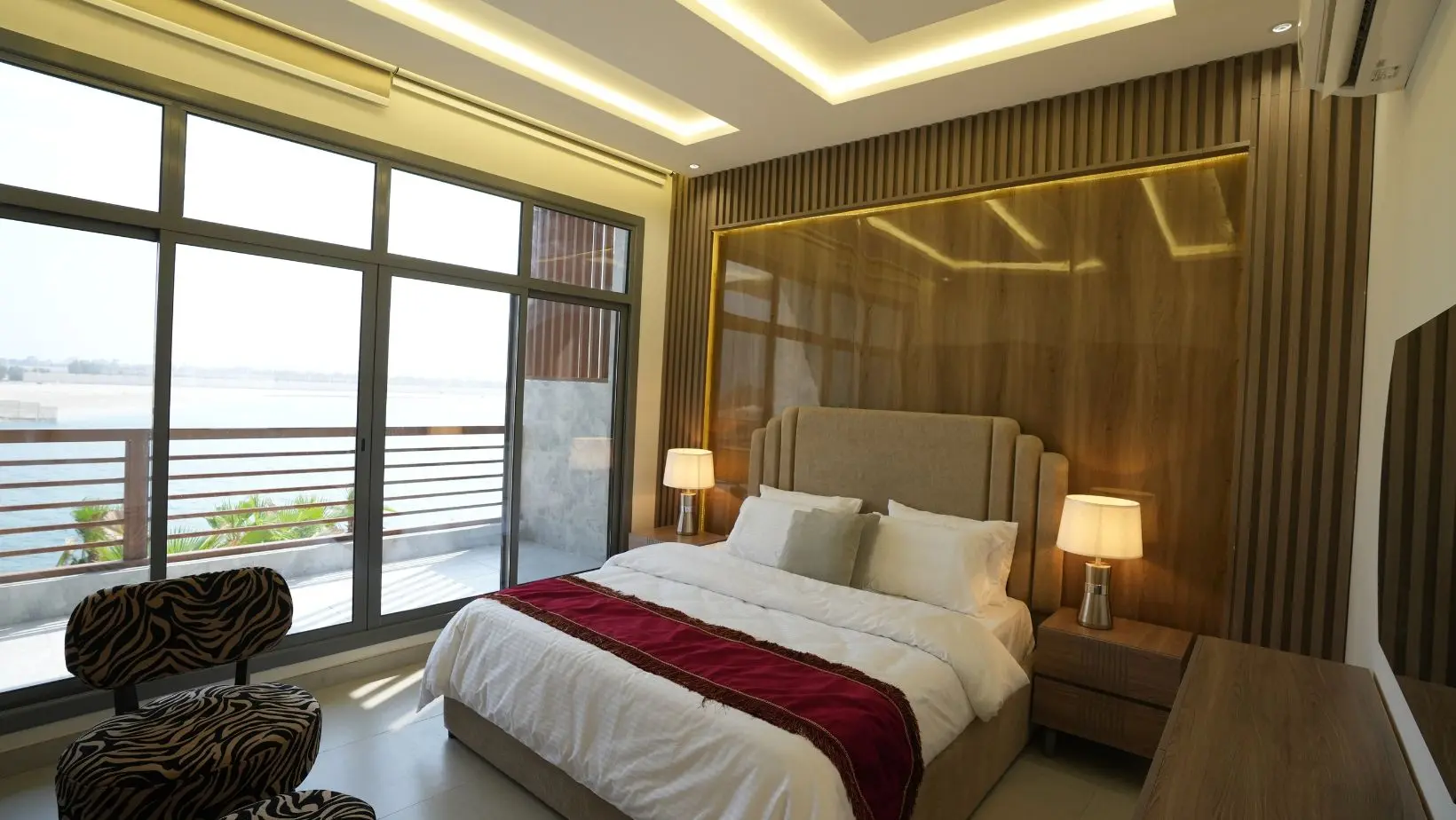 منتجع أجمكان فى الخبر، وحدات فندقية وفلل على الخليج العربي. Ajmkan Resort in Al Khobar, hotel units and villas on the Arabian Gulf.