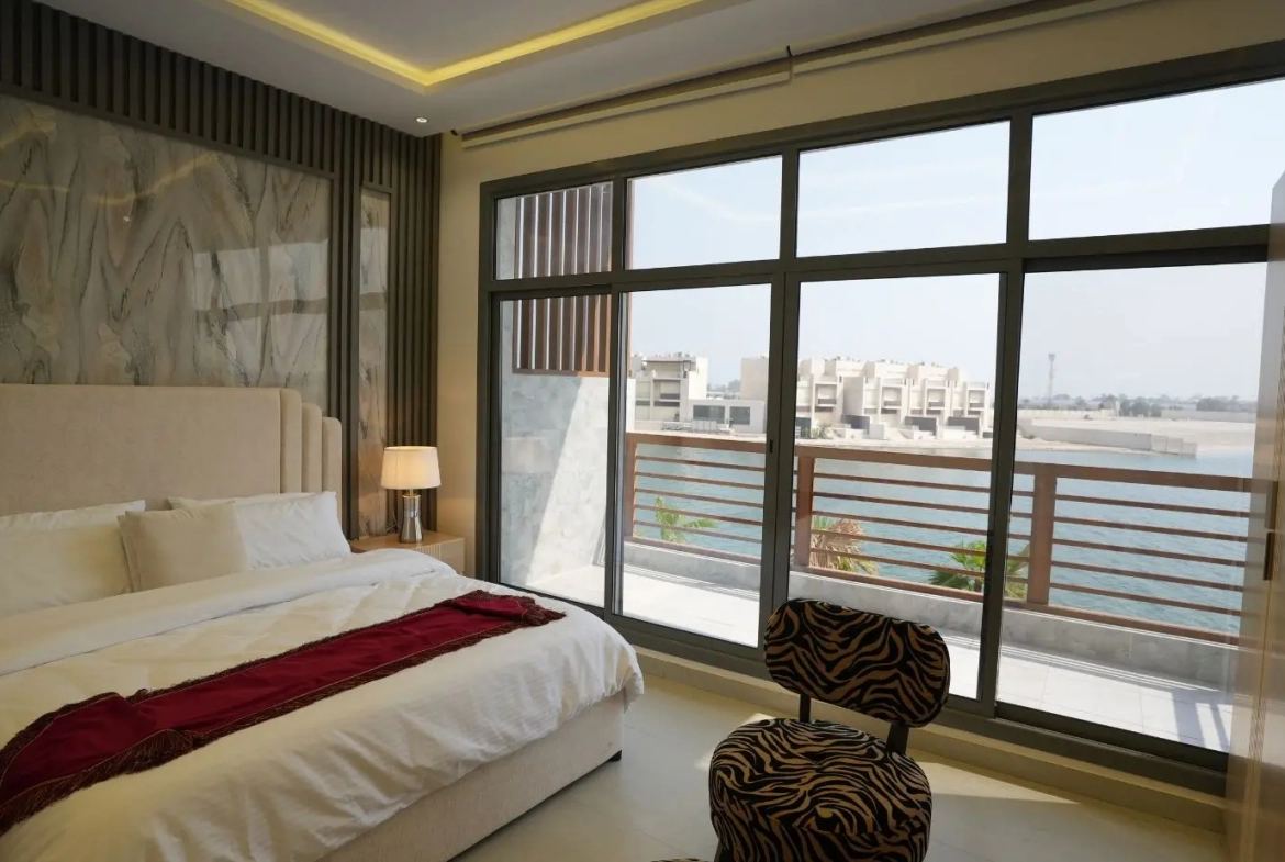 منتجع أجمكان فى الخبر، وحدات فندقية وفلل على الخليج العربي. Ajmkan Resort in Al Khobar, hotel units and villas on the Arabian Gulf.