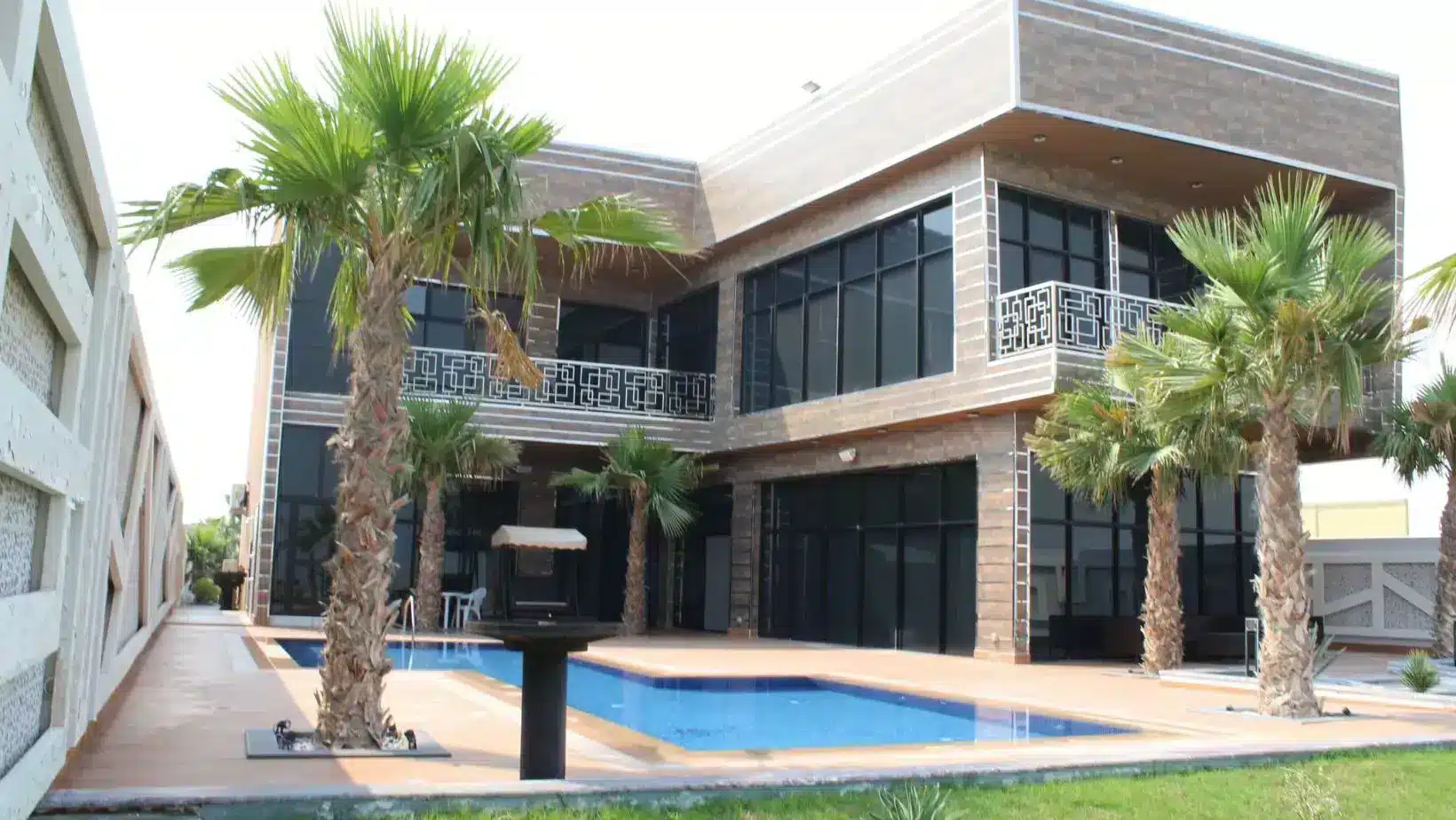 منتجع خليج الدانة فى الخبر، وحدات فندقية على الخليج العربي. Dana Bay Resort in Al-Khobar, hotel units on the Arabian Gulf