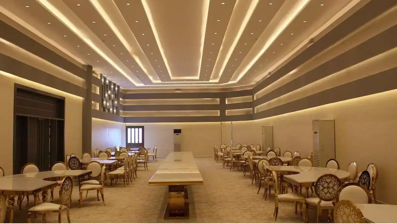 قاعات نيارة للاحتفالات والمؤتمرات خفر الباطن قاعة فاخرة و فيلا، Nayaraا halls for celebrations and conferences, Hafar Al-Batin, a luxury hall and a villa